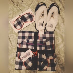 New w/tag bath & body pjs
